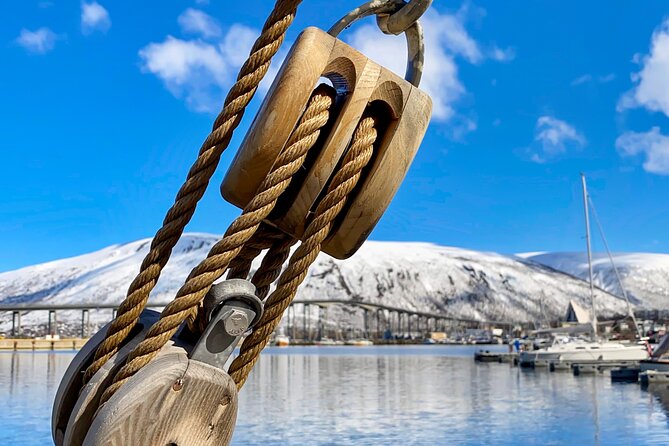 1 Hour Photo & History Cruise - Leaving town and finding the best views