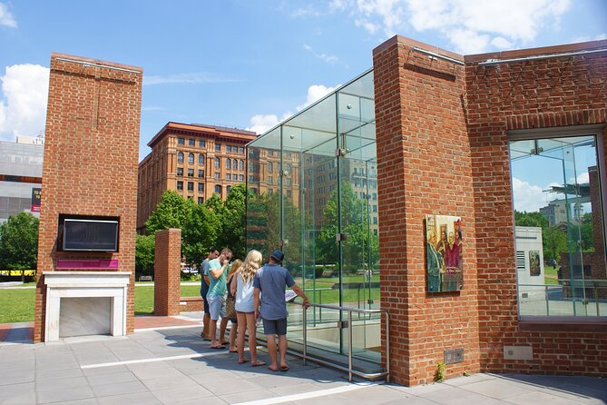 2.5 Hour Philadelphia History Tour with Washington War Tent Show - Why this Philadelphia history walk works
