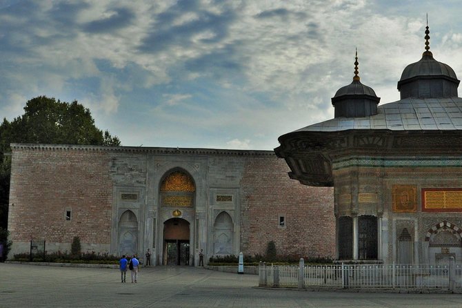 2-Day Private Istanbul: Old City + Food Tour (Tickets+Tastings) - Day one: Hagia Sophia and the imperial center