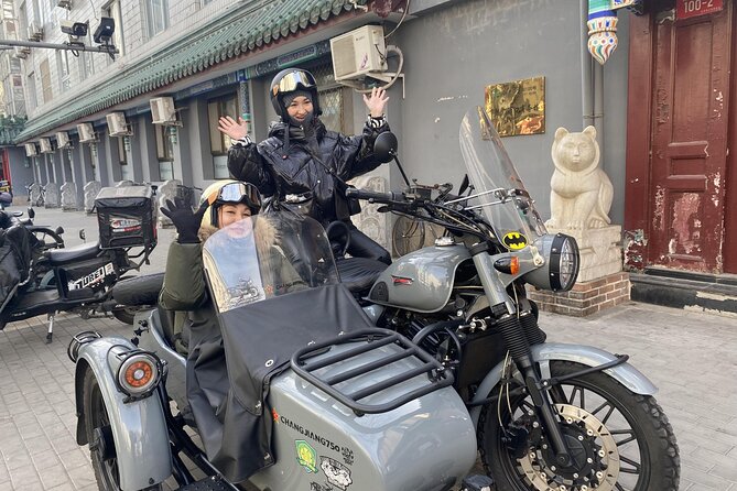 2-Hour “Ancient & Modern” Beijing Sidecar Tour (Day /Night) - Houhai and Shichahai: fifteen minutes beside the water