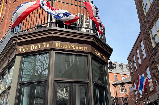 2 Hour Historic Pub Crawl in Boston - The guide can make or break the night