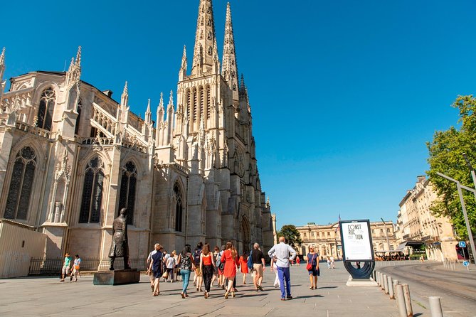 2-Hour Walking Tour of the City’s Iconic Sights and History - Price, group size, and walking effort