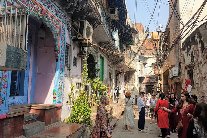 3-Hour Old Delhi Heritage Walking tour with Rickshaw ride - Starting at Chawri Bazar and Jama Masjid