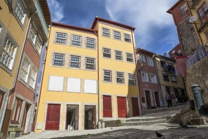 3-Hour Porto Jewish Heritage Walking Tour with Local Guide - São Bento da Vitória and memorial traces