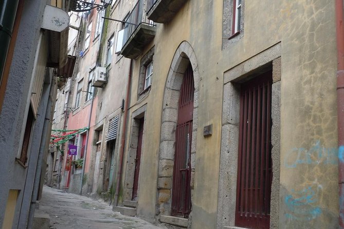 3-Hour Porto Jewish Heritage Walking Tour with Local Guide - Starting at Porto Cathedral