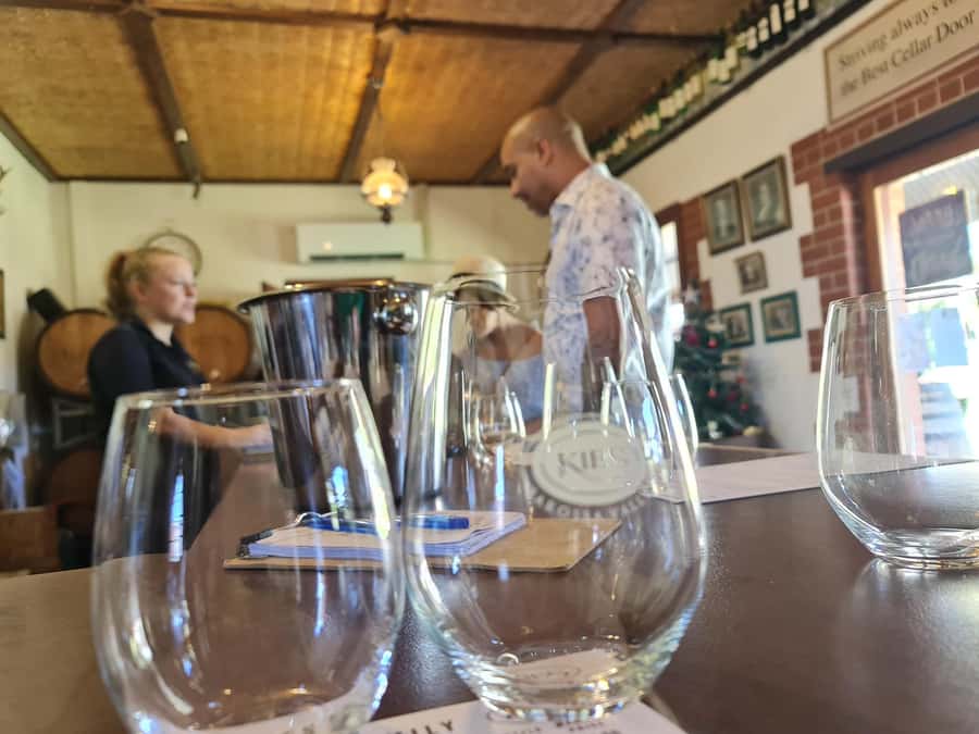 A Barossa Valley pickup: Wine and Heritage Tour, Local Guide - Lunch with local cheese, meat, and wine