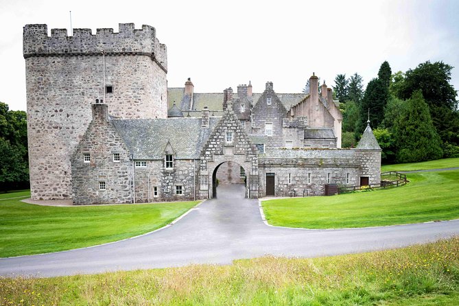 Aberdeenshire Private Half Day Castle & Historic Building Tour - Old Aberdeen, one hour among ancient buildings