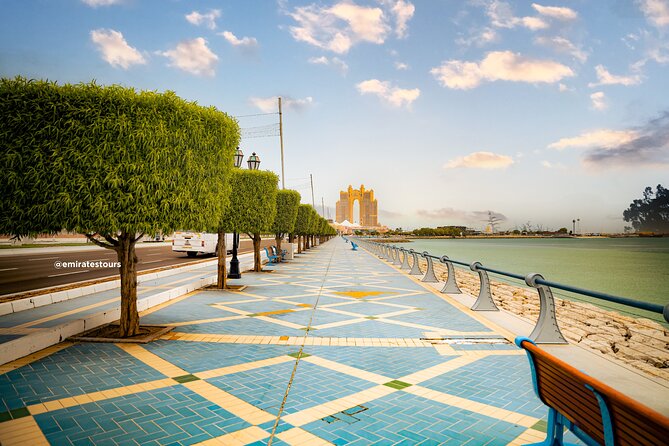 Abu Dhabi Sightseeing Tour: Sheikh Zayed Mosque, Heritage Village & Dates Market - Heritage Village: a quick picture of older Abu Dhabi