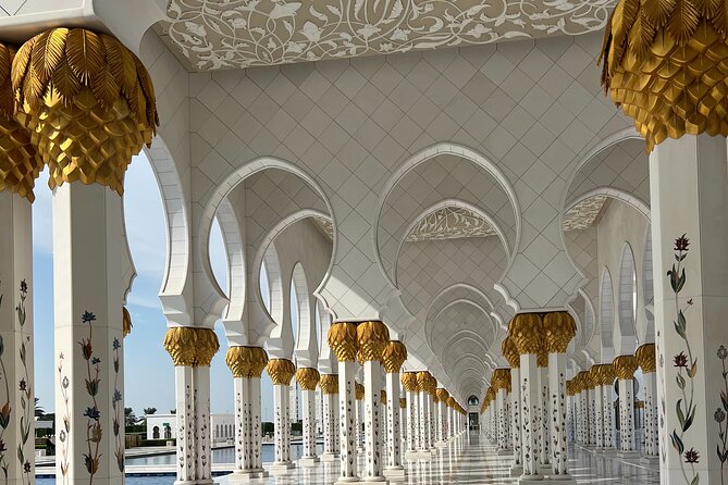 Abu Dhabi Tour Grand Mosque Heritage Village Emirates Palace - Royal Abu Dhabi by road: palaces, towers and luxury hotels