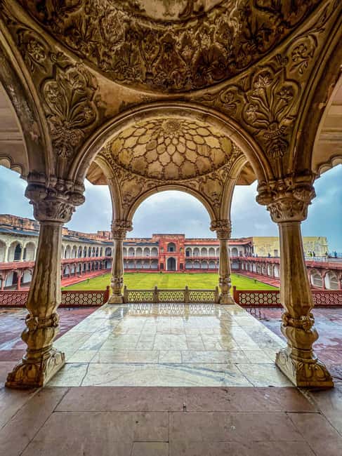Agra Fort: Guided UNESCO Heritage Walking Tour - Diwan-i-Am reveals the public side of Mughal power