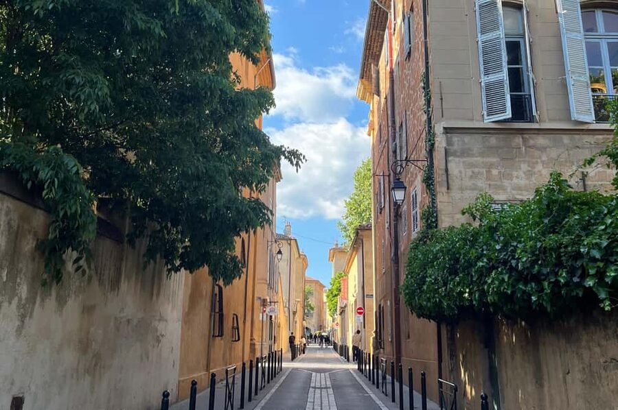 Aix-en-Provence: Between History and City Charm - Starting at La Rotonde with the city in view