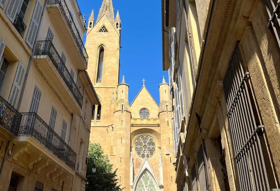 Aix-en-Provence: Between History and City Charm - Place d’Albertas: a calmer square