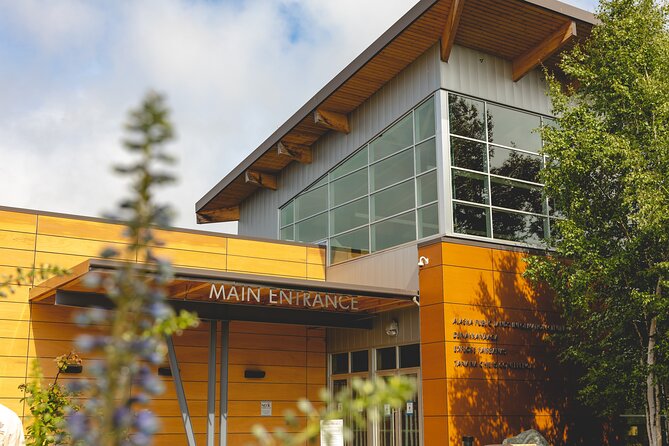 Alaskan Heritage & Sightseeing Tour - Guides, group size, and the human side of the tour
