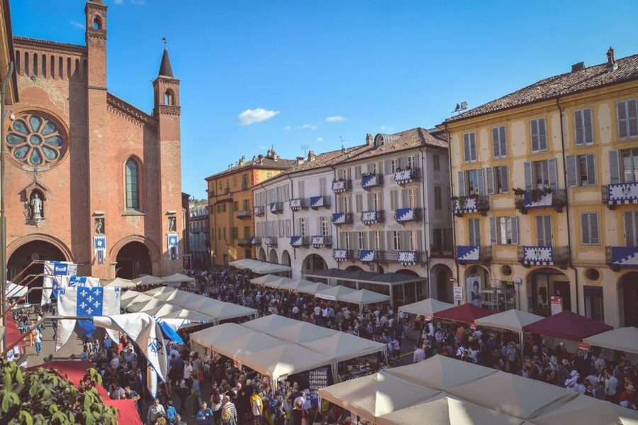 Alba: Historic Town Highlights Guided Walking Tour - Key points to know before booking