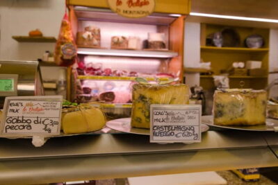 Alba: History Walking Tour and Food Tasting with a Local