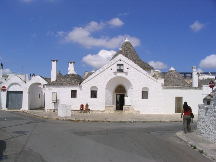 Alberobello: History Walking Tour - Belvedere Terrace gives you the right introduction