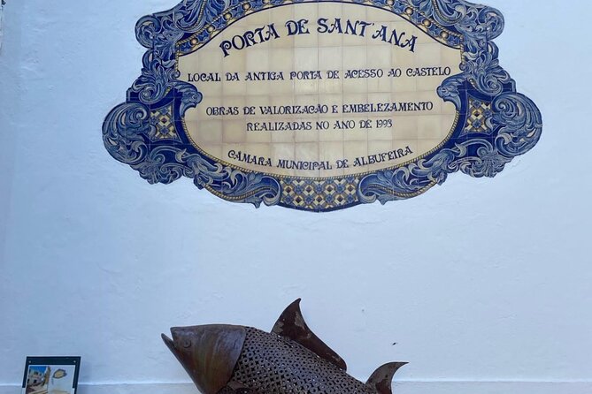 Albufeira History Walking Tour with Wine and Tapas - Finding the Meeting Point at Fisherman’s Square