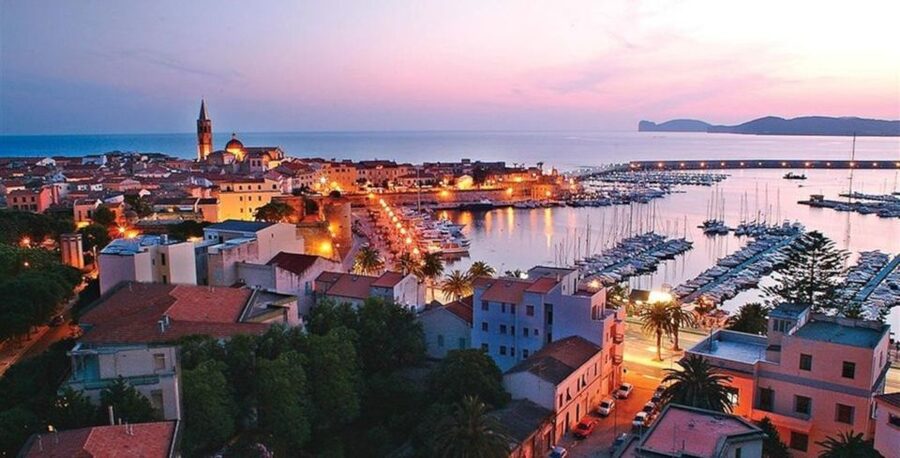 Alghero: Historic Center Walking Tour with A Local Guide - Churches, squares, and historic buildings