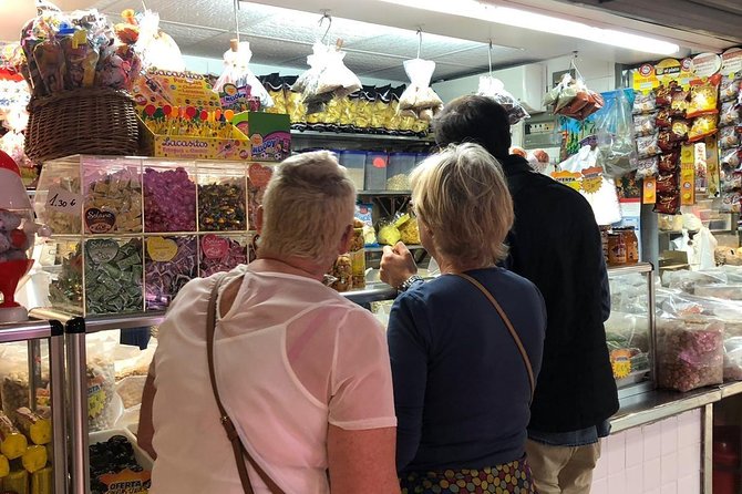Alicante Historic Small Group Tour with Tapas Tasting - The downhill walk through Santa Cruz