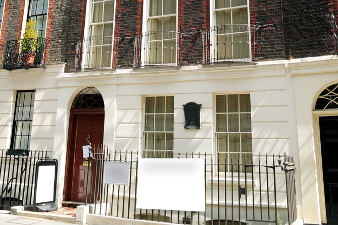 American Heritage in London 4 Hour Private Tour in a Black Cab - Trinity Square Gardens remembers the Atlantic convoys
