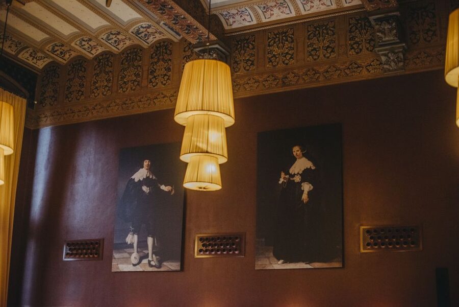 Amsterdam: 3-Course Meal in Historic 1st Class Waiting Rooms - Architecture is the real main course