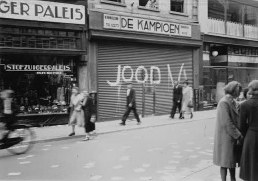 Amsterdam: Anna Frank and World War II History Walking Tour - Why Ginevra’s guiding matters