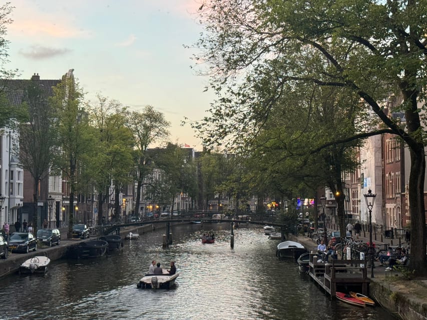 Amsterdam: Ghost Walking Tour and Dark History - Oudezijds Achterburgwal and the canals
