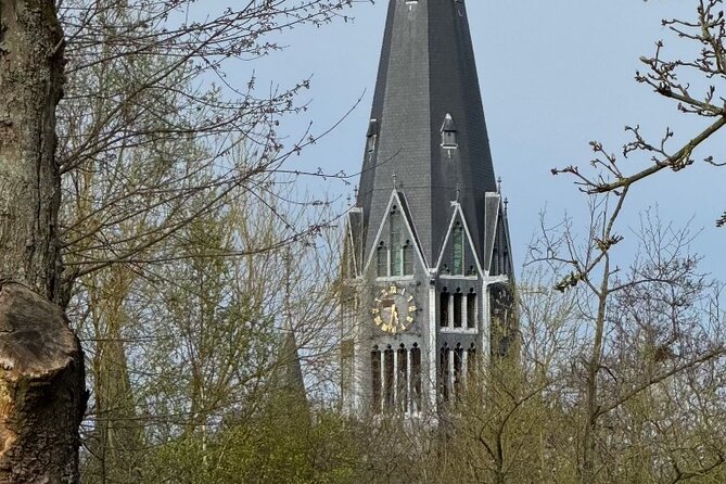 Amsterdam: Haunted History and Ghost Walking Tour - The Begijnhof and the silent nun