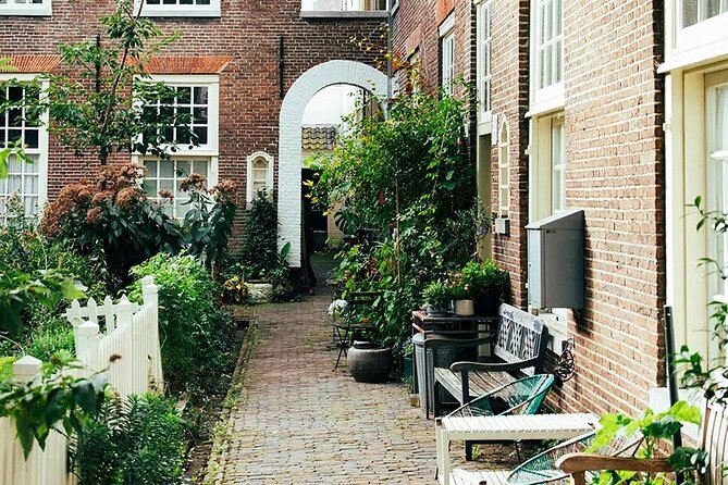 Amsterdam High-End Dutch Food & History Tour - Up to 8 guests - What four hours and eight people really buy you