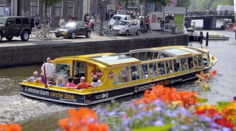 Amsterdam: Historic City Centre Canal Cruise - Why a canal cruise belongs near the start of your Amsterdam visit