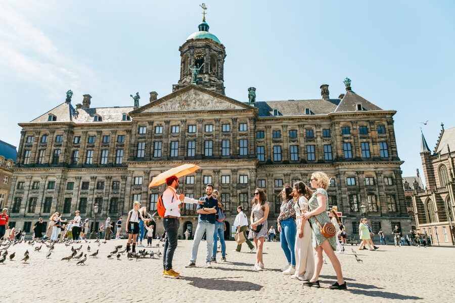 Amsterdam: Historical Highlights Walking Tour with Tasting - What the $34 price really buys you