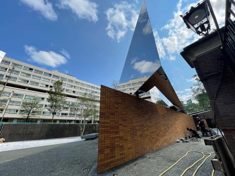 Amsterdam: Private Anne Frank and Jewish History Tour - Reading the Names at the National Holocaust Names Monument