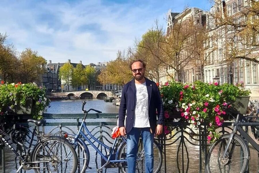 Amsterdam: Walking Tour of Historic Center - Chinatown shows Amsterdam’s multicultural side