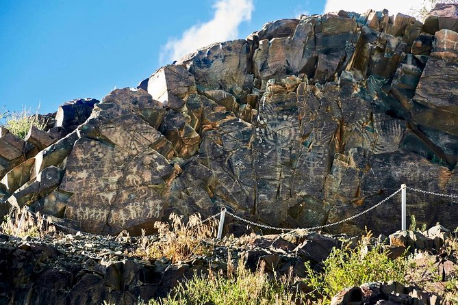 Ancient petroglyphs of Tanbaly - UNESCO World Heritage - Three hours among the Tamgaly petroglyphs