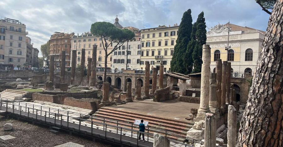 Ancient Rome: Archeological area Largo Argentina - The multimedia video before the ruins