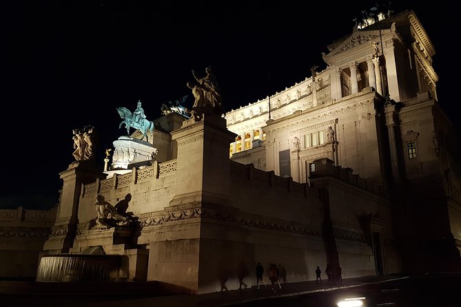 Ancient Rome at Twilight Walking Tour - Finishing at Piazza del Colosseo