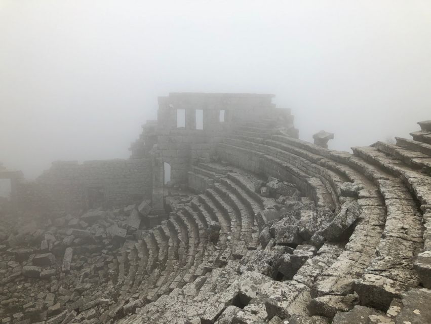 Antalya: Hiking in Termessos Ancient City - The first ruins: city life among the stones