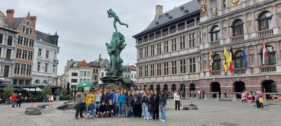 Antwerp: Historical Walking Tour in the Old City - Churches, books, and the quiet Hendrik Conscienceplein