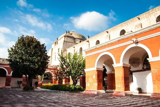 Arequipa, Historic and Colonial City and Santa Catalina Monastery - Guide quality and language considerations