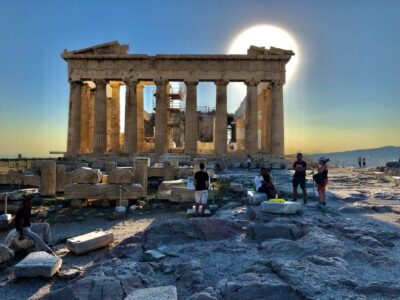 Acropolis – Historical Center Walking Tour in Spanish