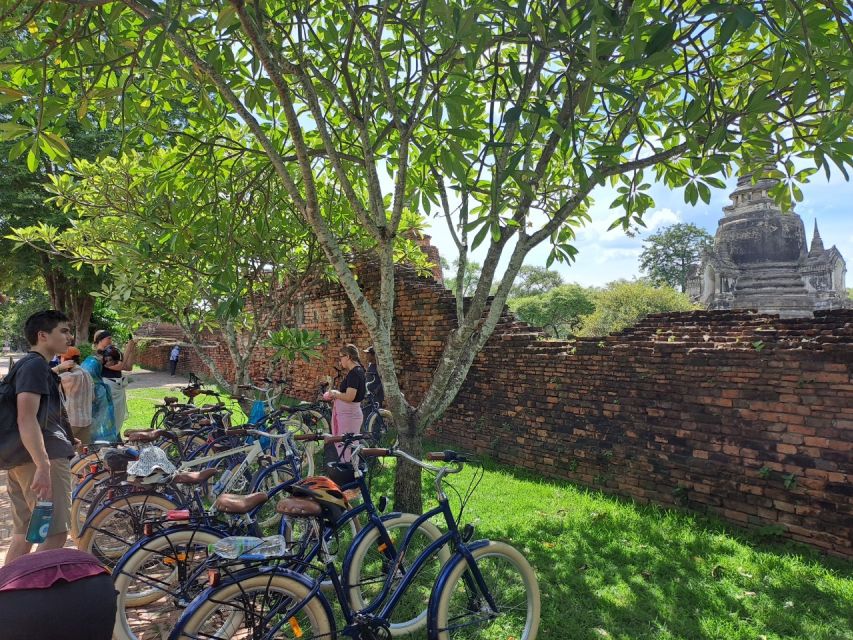 Ayutthaya City and Historical Park Bike Tour - A quiet pause at Somdet Phra Srinakarinda Park