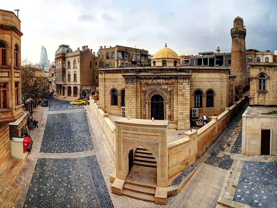 Baku Historical and modern tour in 2-3 hours+FREE Night tour - The Baku Funicular and the value of the route