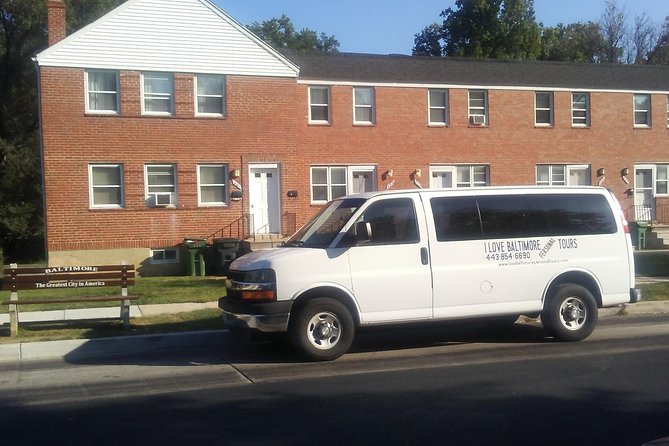 Baltimore's Historical Sightseeing Tour - What the guides add to the experience