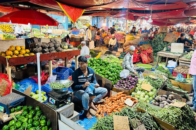 Bangalore: Walk In the Footsteps of Maharajas & Sultans - What the guides add to the walk