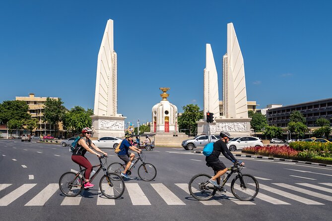 Bangkok: Backstreets and Temple Historic Bike Tour - Khaosan Road, then away from the backpacker strip