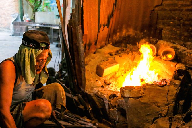 Bangkok: Backstreets and Temple Historic Bike Tour - Bangkok Noi and the canal-side neighborhoods