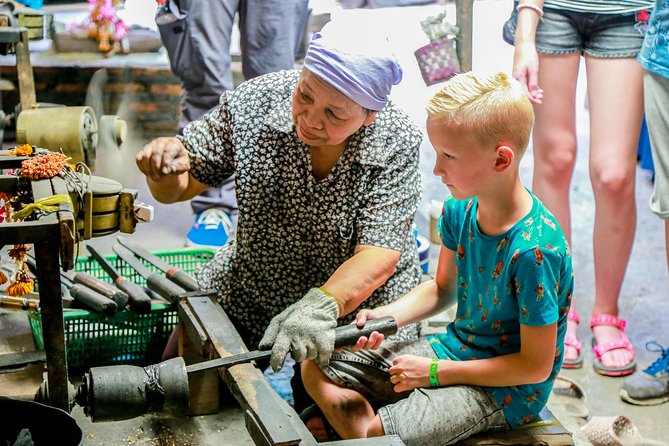 Bangkok: Backstreets and Temple Historic Bike Tour - What the guides add to the ride