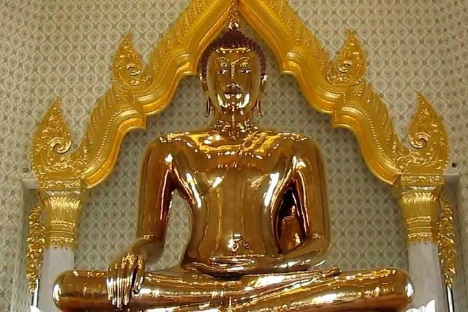 Bangkok City Highlights Tour: Grand Palace & Three Iconic Temples - Transport, meeting points, and group size