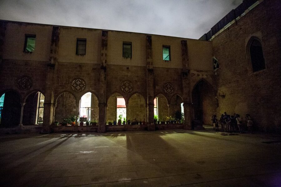 Barcelona: Dark History Night Walking Tour - Key points at a glance