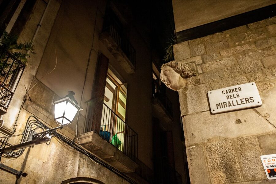 Barcelona: Dark History Night Walking Tour - Is $24 a fair price?
